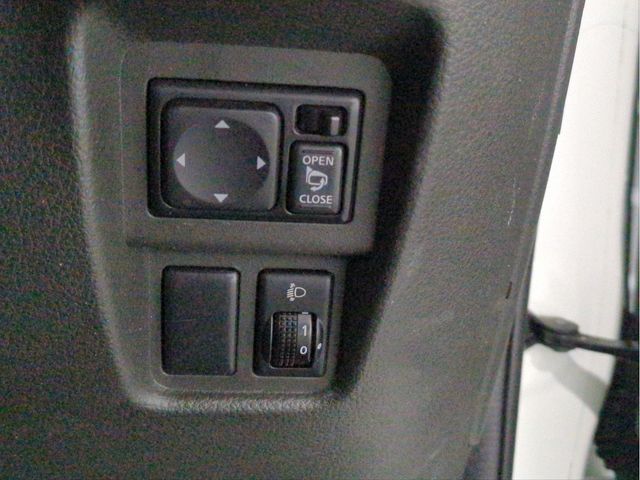 NISSAN CUBE 2012 Image 31