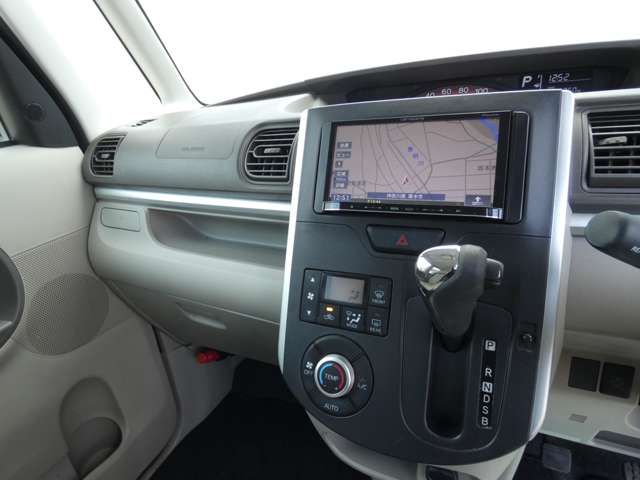 DAIHATSU TANTO 2013 Image 31