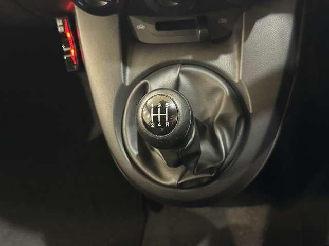 MAZDA DEMIO 2008 Image 31