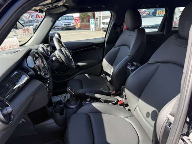 BMW MINI COOPER S 5DOOR 2021 Image 31