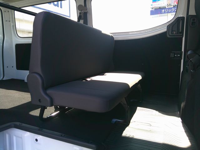 NISSAN CARAVAN VAN 4WD 2026 Image 31