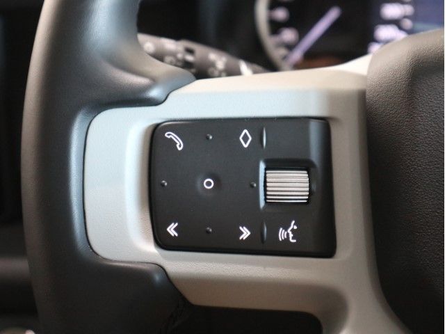 ROVER DEFENDER 2023 Image 31