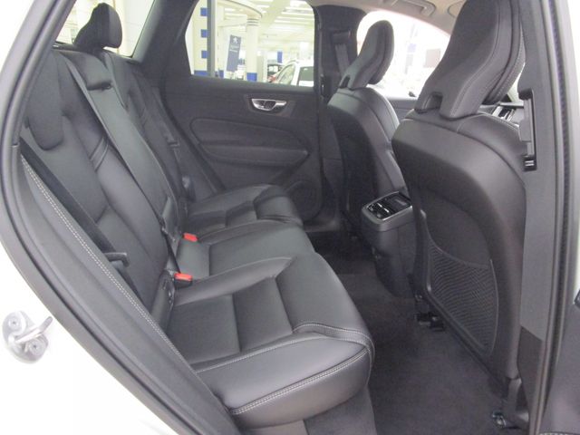 VOLVO XC60 2025 Image 31