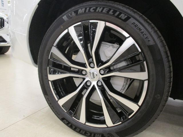 VOLVO XC60 2025 Image 31