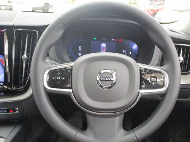VOLVO XC60 2025 Image 31