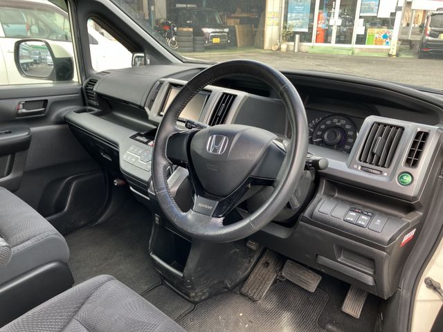 HONDA STEPWAGON SPADA 2010 Image 31