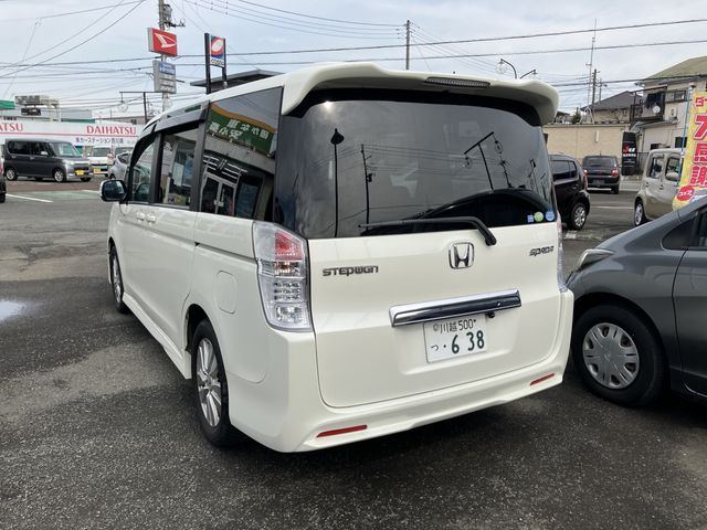 HONDA STEPWAGON SPADA 2010 Image 31