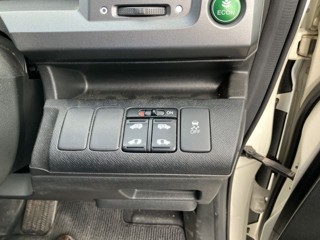 HONDA STEPWAGON SPADA 2010 Image 31