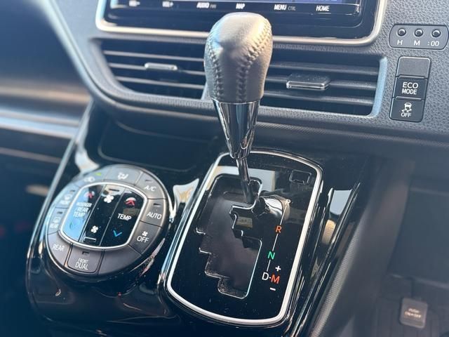 TOYOTA NOAH 2019 Image 31