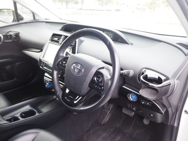 TOYOTA PRIUS 2018 Image 31