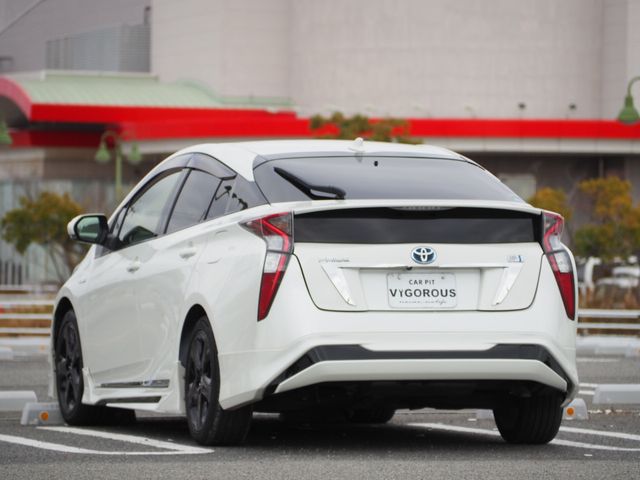 TOYOTA PRIUS 2018 Image 31