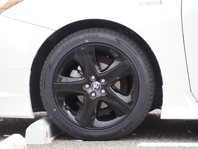 TOYOTA PRIUS 2018 Image 31