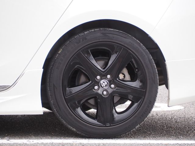 TOYOTA PRIUS 2018 Image 31