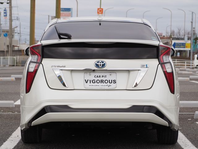 TOYOTA PRIUS 2018 Image 31