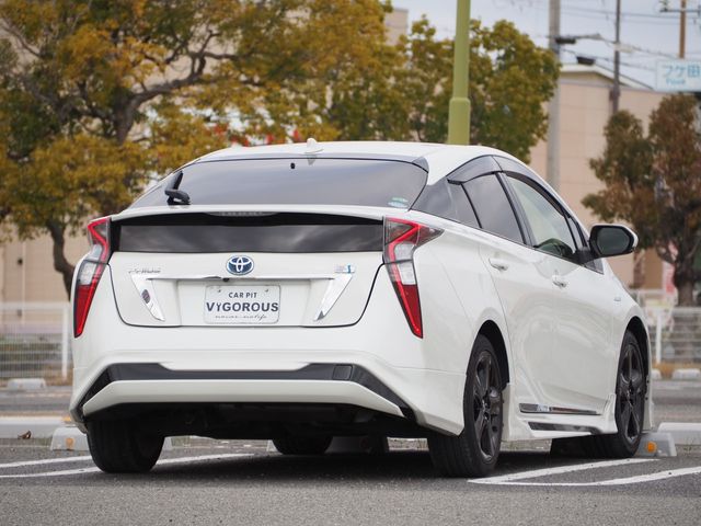 TOYOTA PRIUS 2018 Image 31
