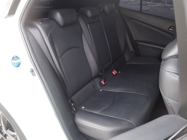 TOYOTA PRIUS 2018 Image 31