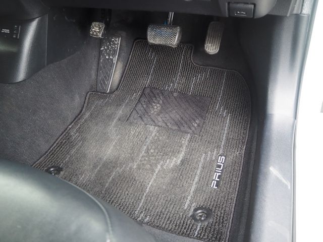 TOYOTA PRIUS 2018 Image 31