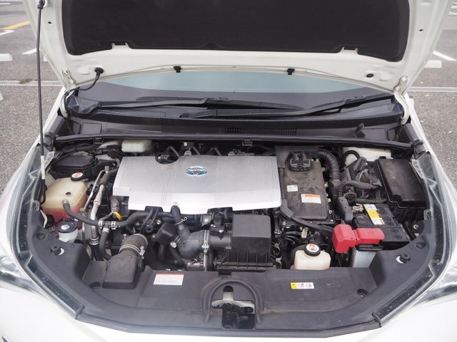 TOYOTA PRIUS 2018 Image 31