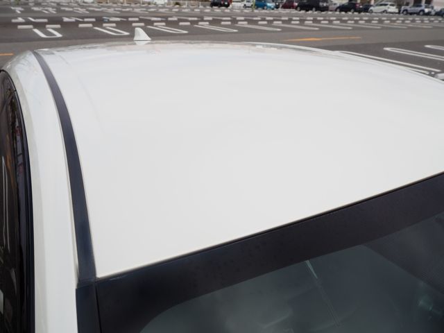 TOYOTA PRIUS 2018 Image 31