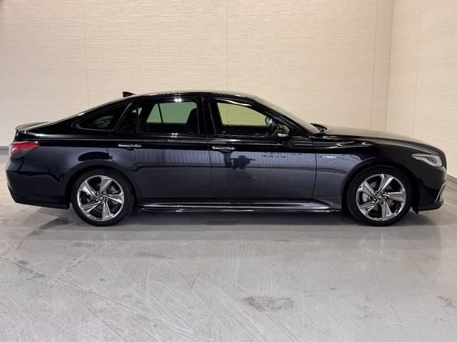 TOYOTA CROWN SEDAN HYBRID 2019 Image 31