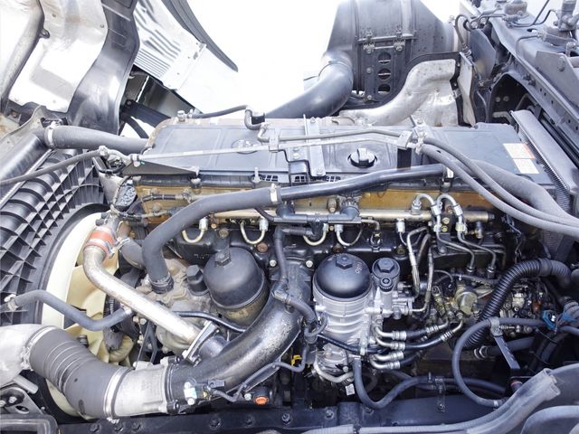 MITSUBISHI FUSOU SUPER GREAT 2018 Image 31