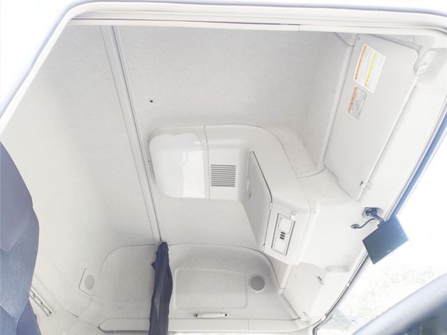 MITSUBISHI FUSOU SUPER GREAT 2018 Image 31