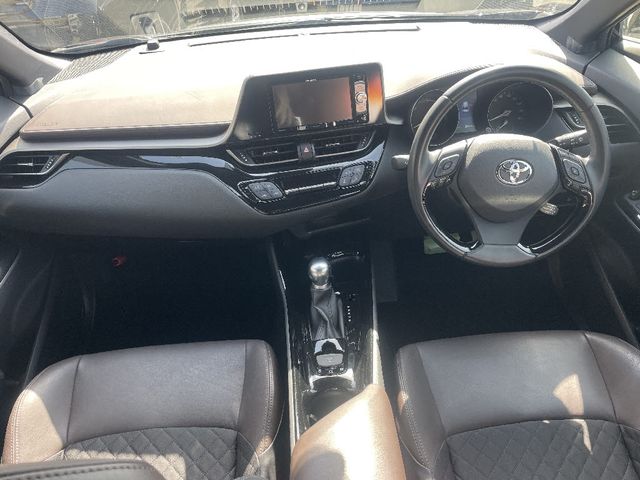 TOYOTA C-HR 2018 Image 31