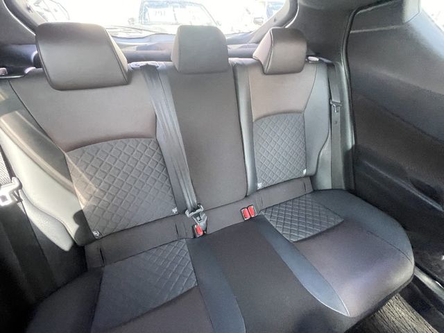 TOYOTA C-HR 2018 Image 31