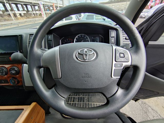 TOYOTA HIACE VAN 4WD 2020 Image 31