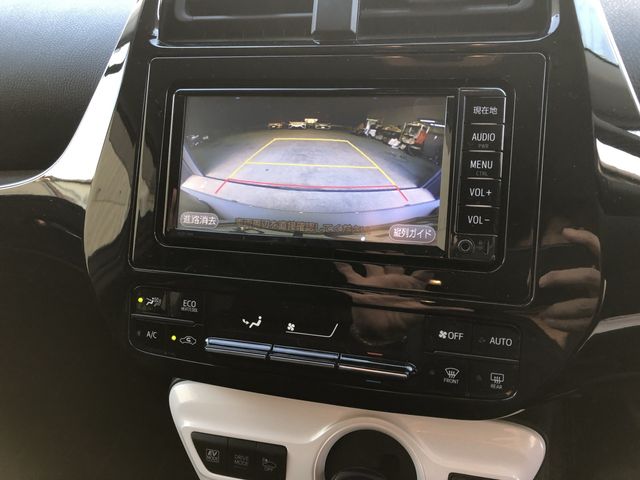 TOYOTA PRIUS 2017 Image 31