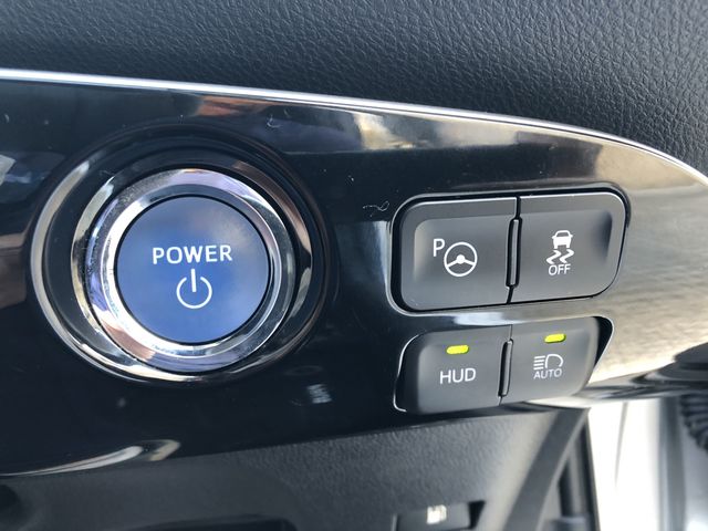 TOYOTA PRIUS 2017 Image 31