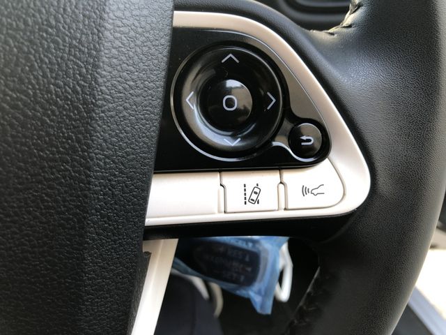 TOYOTA PRIUS 2017 Image 31