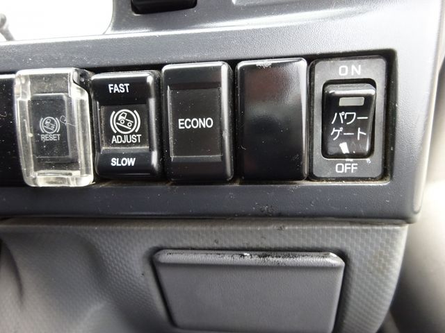 ISUZU ELF 2015 Image 31