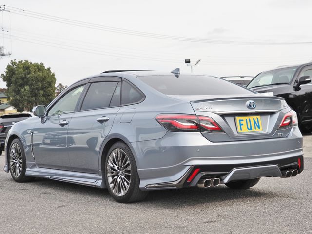 TOYOTA CROWN SEDAN HYBRID 2018 Image 31