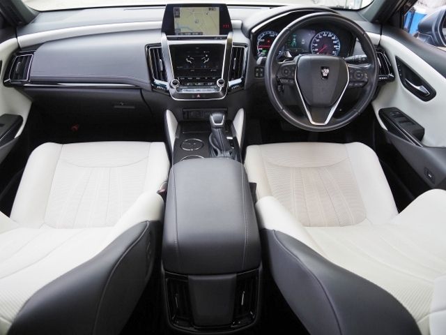 TOYOTA CROWN SEDAN HYBRID 2018 Image 31