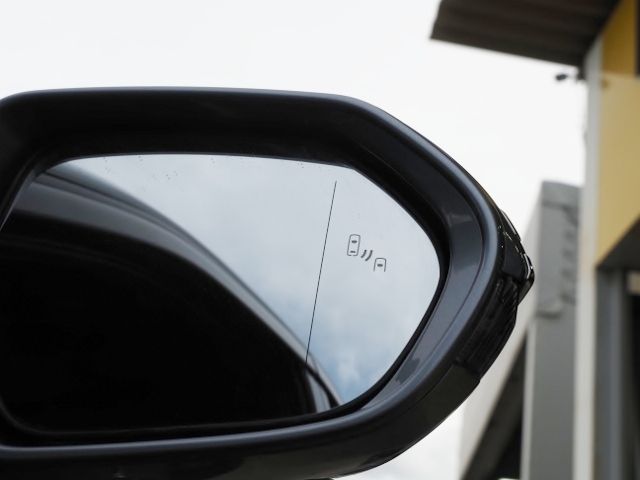 TOYOTA CROWN SEDAN HYBRID 2018 Image 31