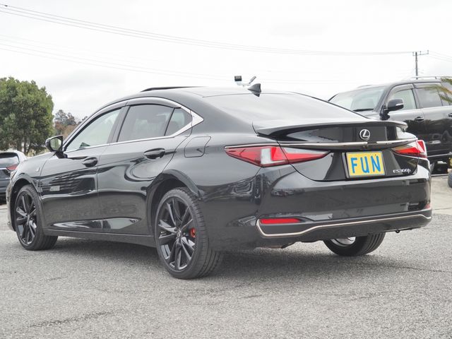 TOYOTA LEXUS ES300H 2025 Image 31