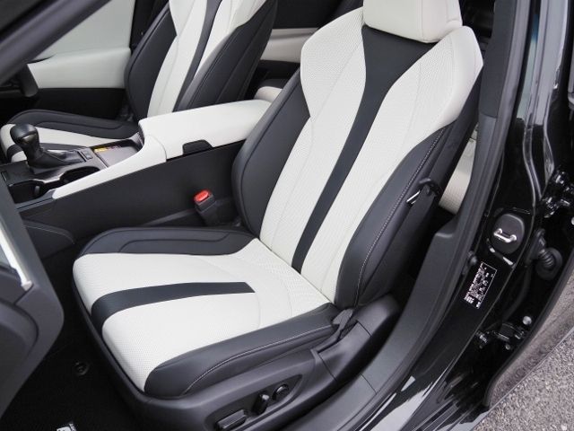 TOYOTA LEXUS ES300H 2025 Image 31