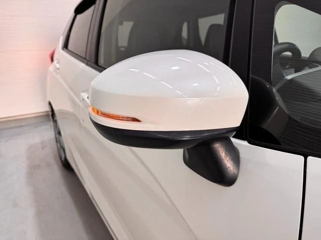 HONDA FIT HYBRID 2015 Image 31