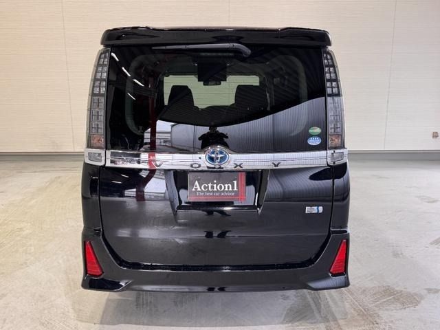 TOYOTA VOXY HYBRID 2016 Image 31