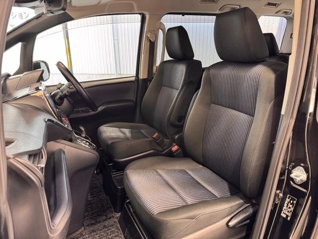 TOYOTA VOXY HYBRID 2016 Image 31