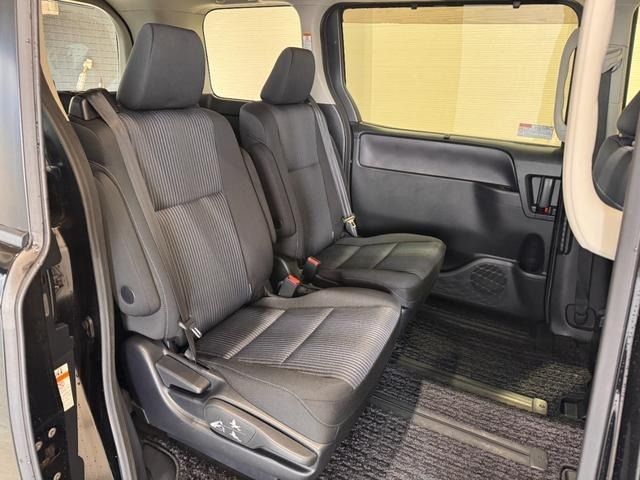 TOYOTA VOXY HYBRID 2016 Image 31