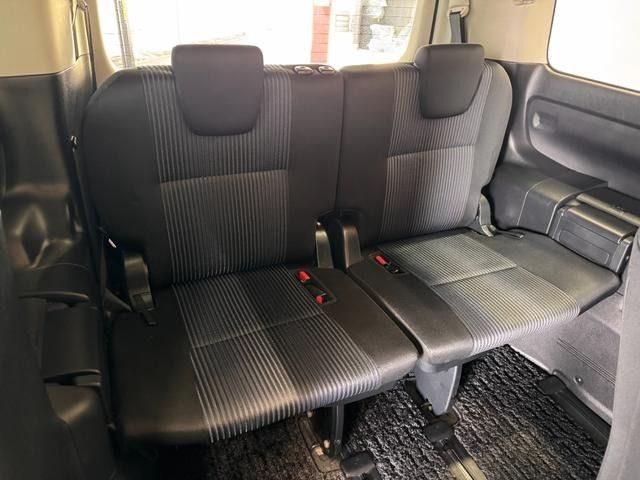 TOYOTA VOXY HYBRID 2016 Image 31