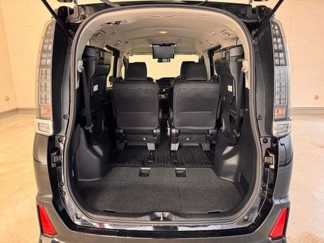 TOYOTA VOXY HYBRID 2016 Image 31