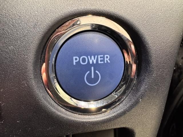 TOYOTA VOXY HYBRID 2016 Image 31