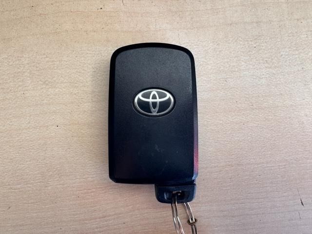 TOYOTA VOXY HYBRID 2016 Image 31