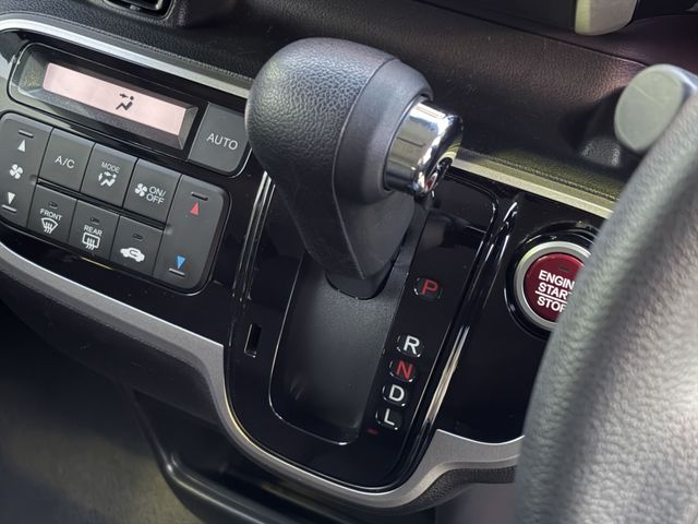 HONDA N BOX CUSTOM 2015 Image 31