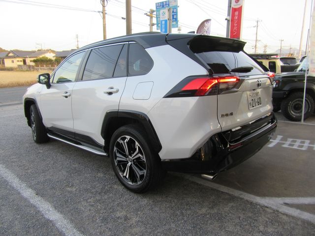 TOYOTA RAV4 PHV 2023 Image 31
