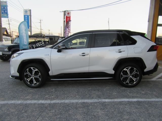 TOYOTA RAV4 PHV 2023 Image 31