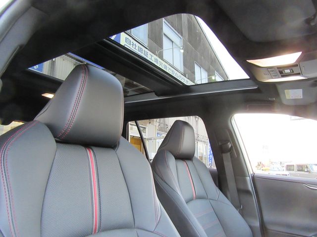 TOYOTA RAV4 PHV 2023 Image 31